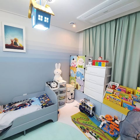 남자아이방장식 오픈갤러리 그림액자 인테리어 남자아이방장식 오픈갤러리 그림액자 인테리어