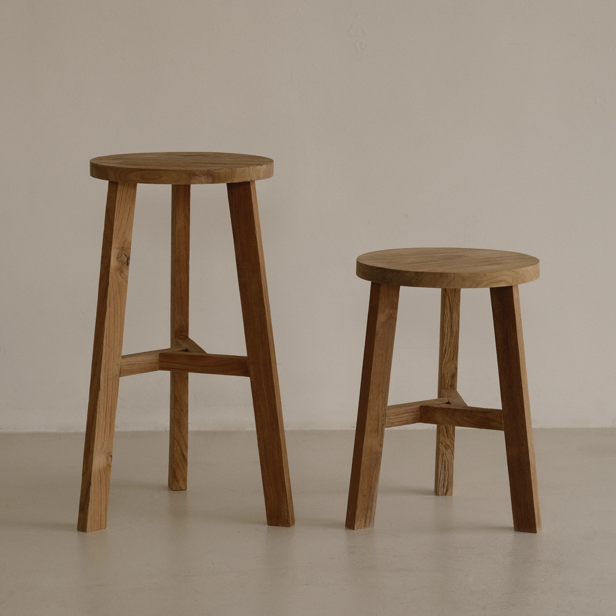 스툴·벤치 > Oliver Stool - 올리버 티크 우드 고재 스툴 의자 체어 | 오늘의집 쇼핑