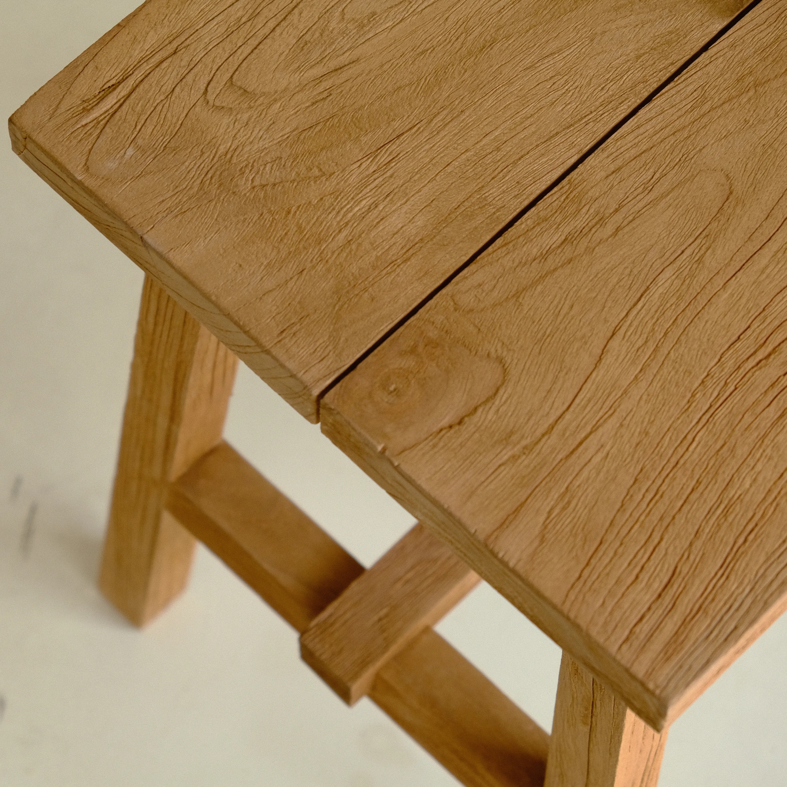 스툴·벤치 > Logan Stool - 로건 티크 고재 우드 스툴 | 오늘의집 쇼핑