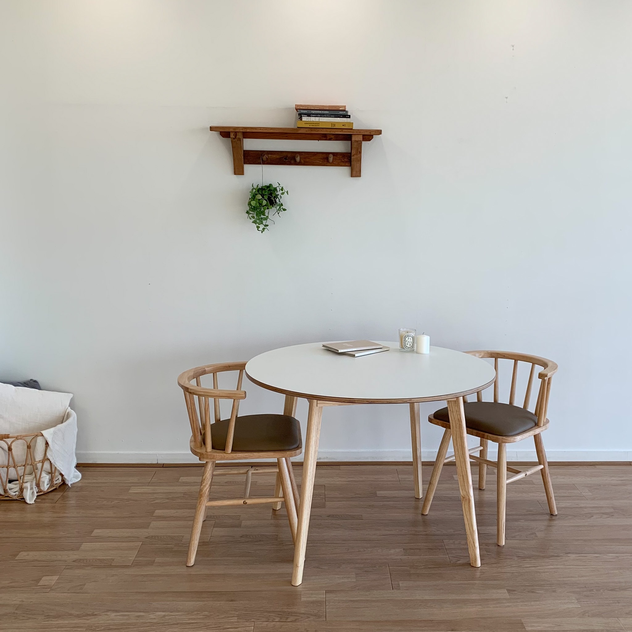 O!House PURE WHITE 円形 テーブル 100cm 未開封 Daeun Damda PURE WHITE 円形 テーブル 100cm ホワイト ベージュ 加工