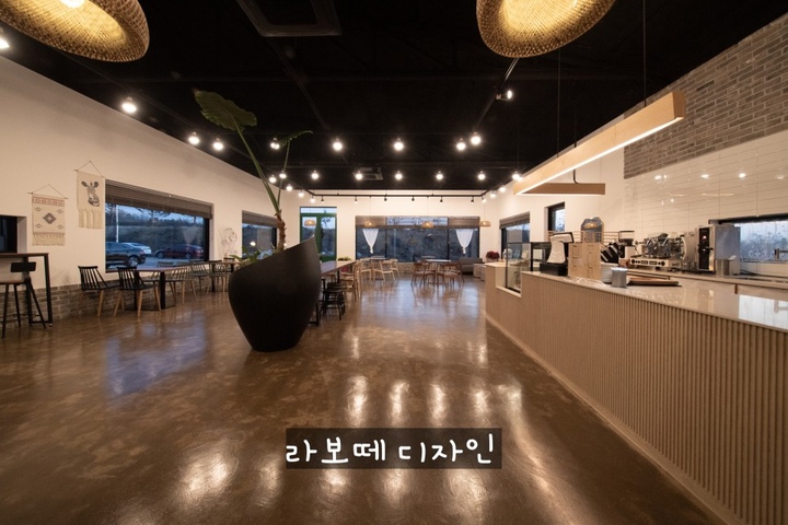 카페 사이칠 | 예쁜템들 모여사는 오늘의집 인테리어 고수들의 집꾸미기