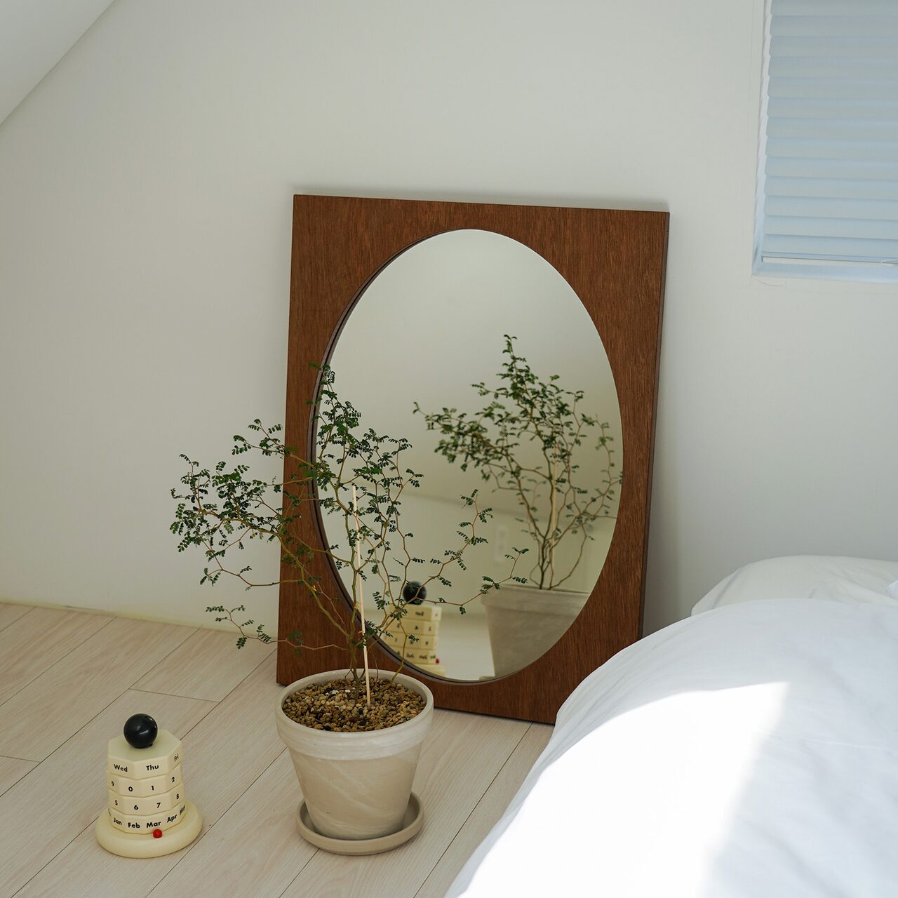 OVAL MIRROR L size 라왕합판 인테리어 벽거울 원형거울 우드미러 화장대